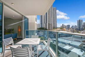 City Meets Coast - Modern Resort Haven by the Beach